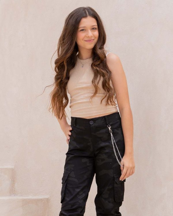 Pantalón en dril de niña tipo cargo camuflado - Image 3